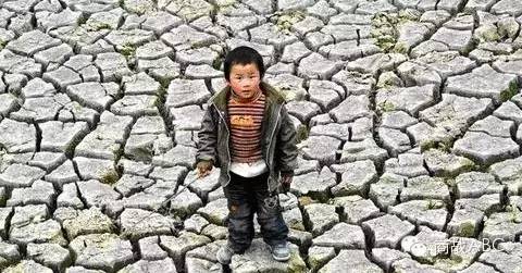 5.jpg 最成功的矿泉水包装营销:只卖半瓶水,销量却